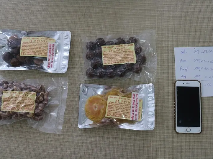 お土産のナッツを買うならここで！～タンディン市場「A MOUI」～