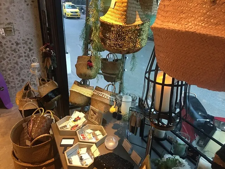 【2区】日本人デザイナーが手がけるカゴバッグ専門店〜Hansry Japan