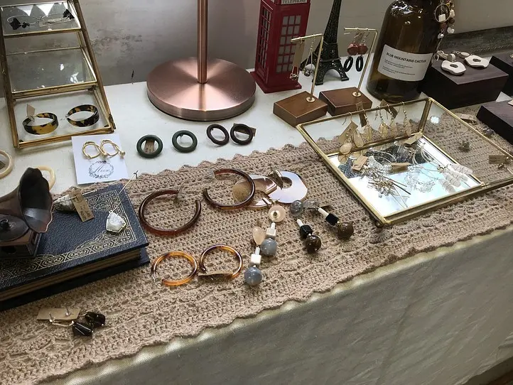 ベトナムのリノベーションアパートで、おしゃれな雑貨屋巡りを楽しむ