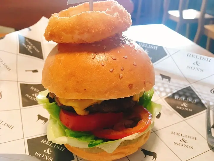 ホーチミンの人気バーガーショップ「RELISH & SONS （レリッシュ＆サンズ）」