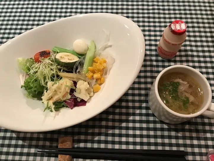 まるで日本の洋食屋さん！種類豊富なサラダバーも楽しめるお店~birdie club