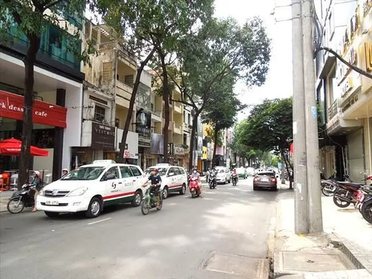 ザ・スシ・バー　2号店　ゼンプラザ店