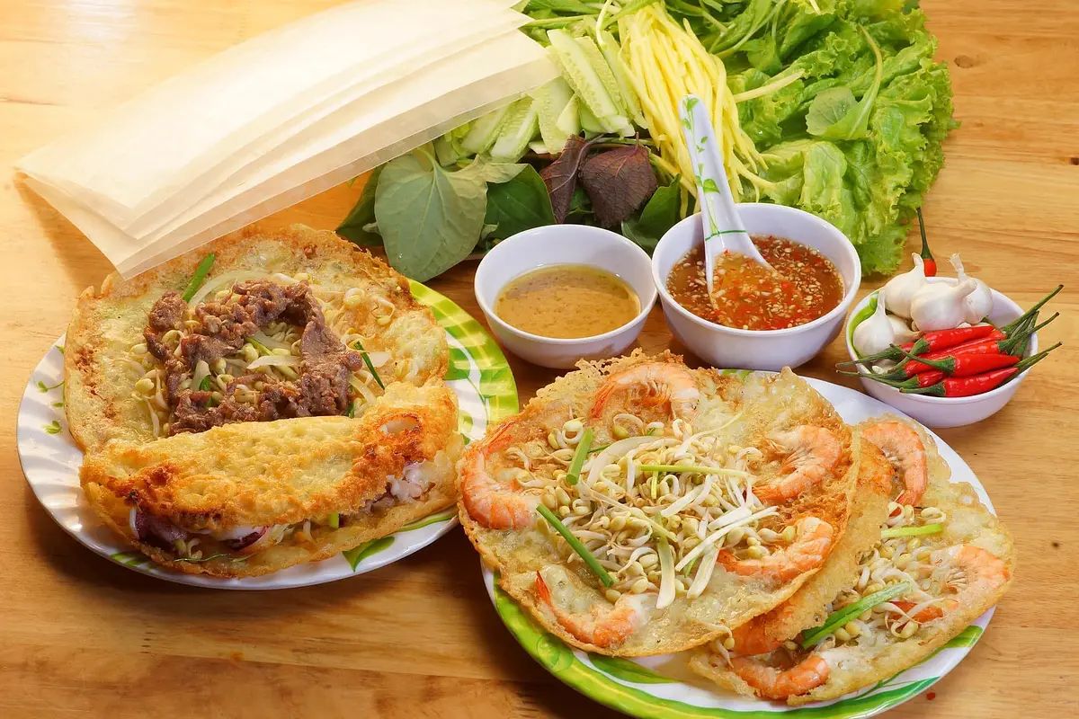 ヘルシーでボリューム満点！野菜たっぷりの「ベトナム風お好み焼き」に夢中