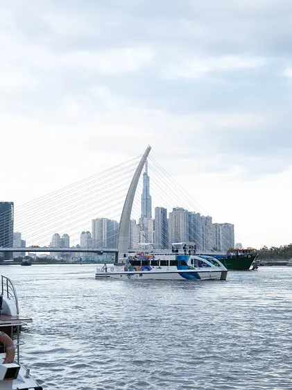 サイゴン・ウォーター・ゴー　サイゴンリバークルーズ