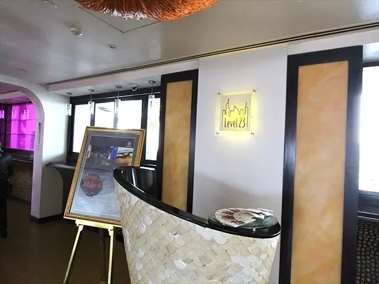 レベル 23 (シェラトン サイゴン ホテル & タワーズ内)