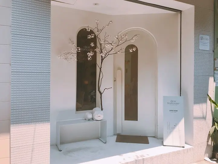 路地奥にあるカフェで静かにティータイムを楽しむ~dear tea house