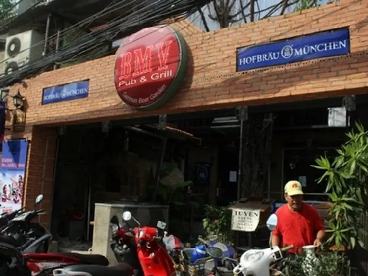 BMW パブ＆グリル