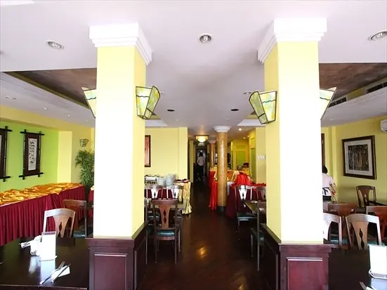 コー・ノイ (ボン セン アンネックス ホテル内)