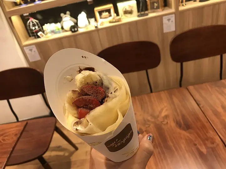 ベトナムのマリオンクレープ！？日本人オーナーのクレープ屋さん〜Tanpopo - crepes and milk tea