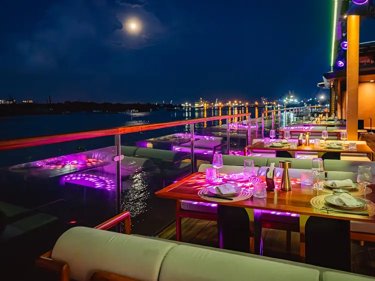 アイコン・サイゴン・クルーズ