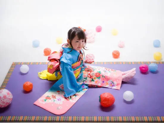 スタッフ全員日本語OK！老舗日系フォトスタジオで記念撮影