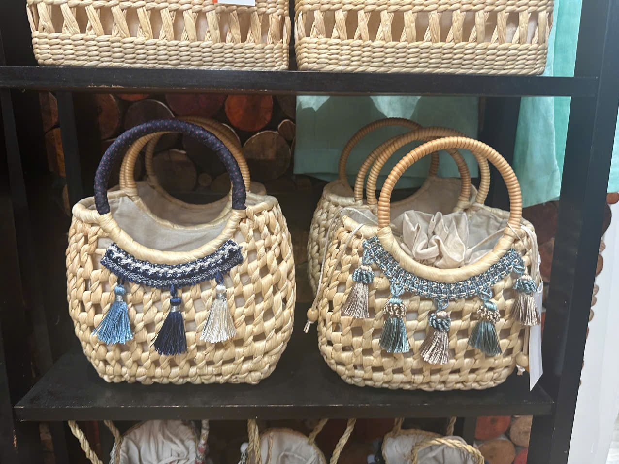 タッセル付き・ラウンドかごバッグ