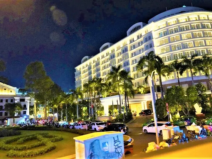 2階建て観光バスでホーチミンの主要スポットを巡ろう！