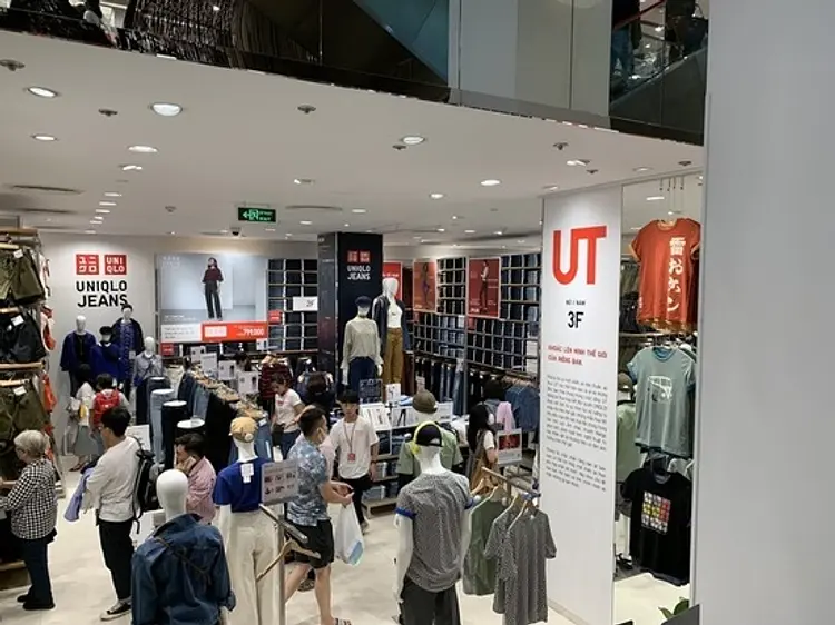 ユニクロ・ドンコイ店