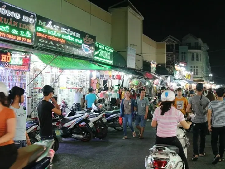 ホーチミン最大のナイトマーケットに行こう！