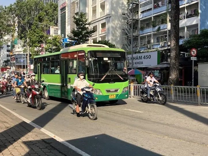 　ホーチミン市内バスに乗ってみた＆郊外の公園に行ってみた