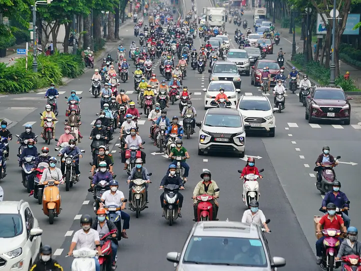 バイク文化を通してホーチミン市の生活リズムを探る