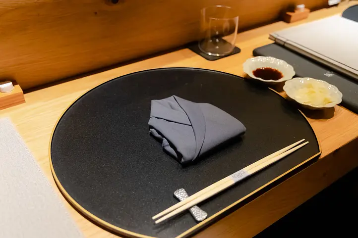 ホーチミンで“5万円の寿司” 板前はベトナム人、客席はアジアの富裕層——変わる「おまかせ」の意味