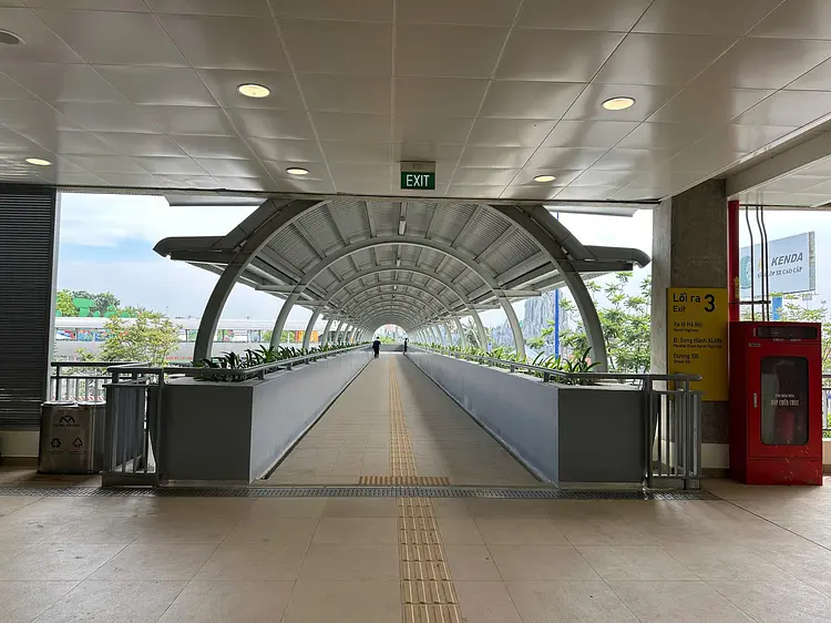 国立大学駅／ホーチミンメトロ