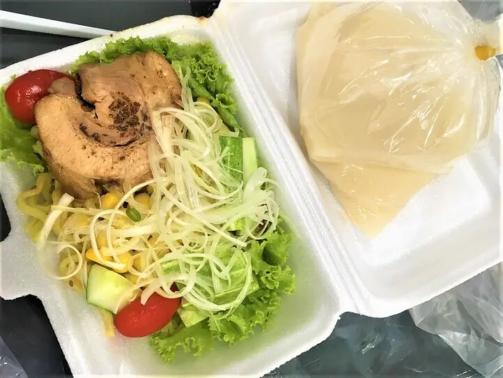 デリバリーもできる！日系のローカル向けラーメン屋「チョイオイヌードル」を食べてみた