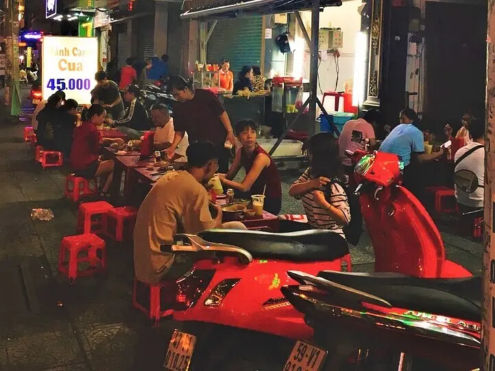 若者が病みつきになるバインカンクア～BANH CANH CUA Ut Le（ウットゥレー）～