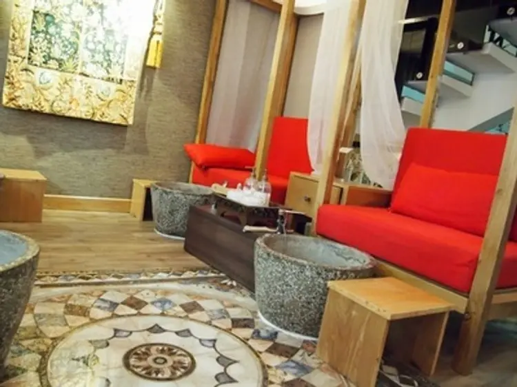 サワデカ・スパ