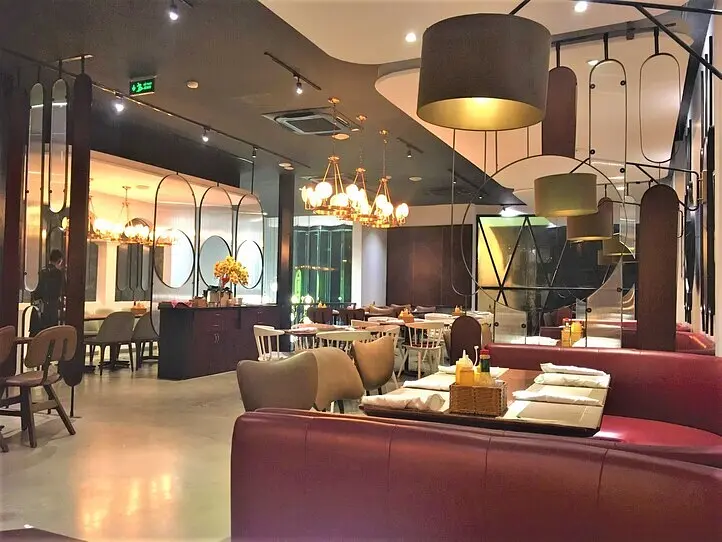 ホーチミンのファミレス（？）に行ってみた