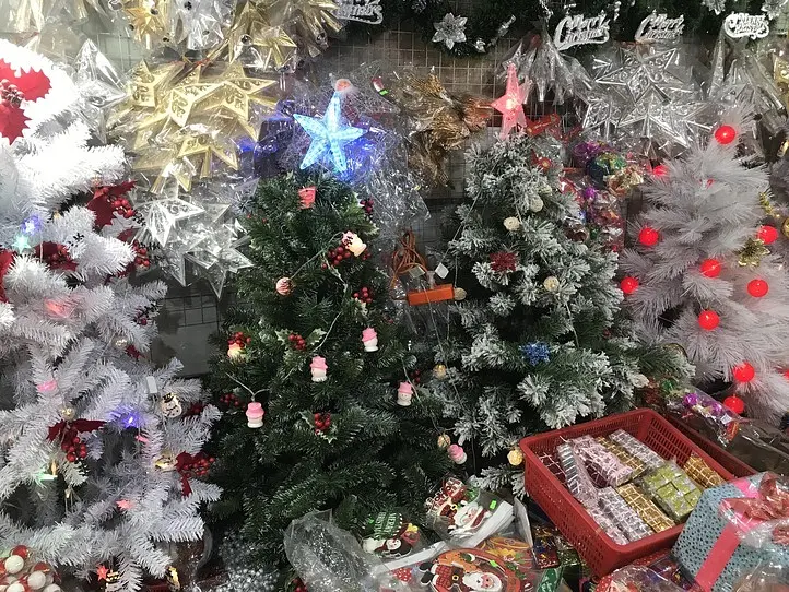 南国ホーチミンで揃える、可愛いクリスマスツリーとアイテム