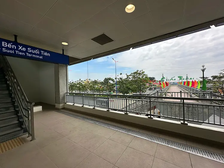 ベンゼスイティエン駅／ホーチミンメトロ