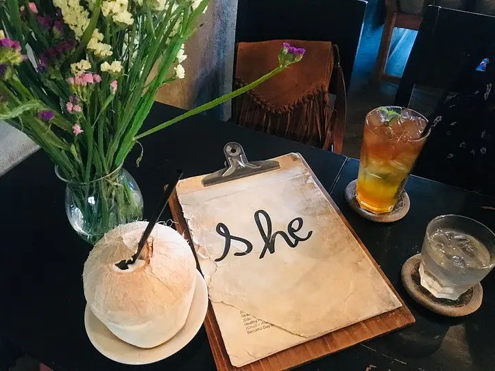 シックな音楽が流れるくつろぎカフェ！ホーチミンの騒がしさを忘れる～She Cafe