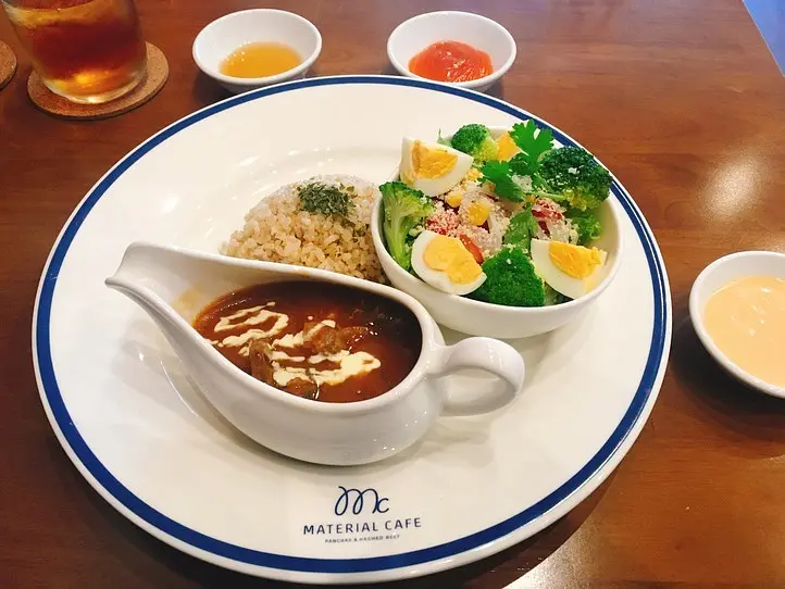 パンケーキとハヤシライスが食べられる日系カフェ「マテリアルカフェ（MATERIAL CAFE）」