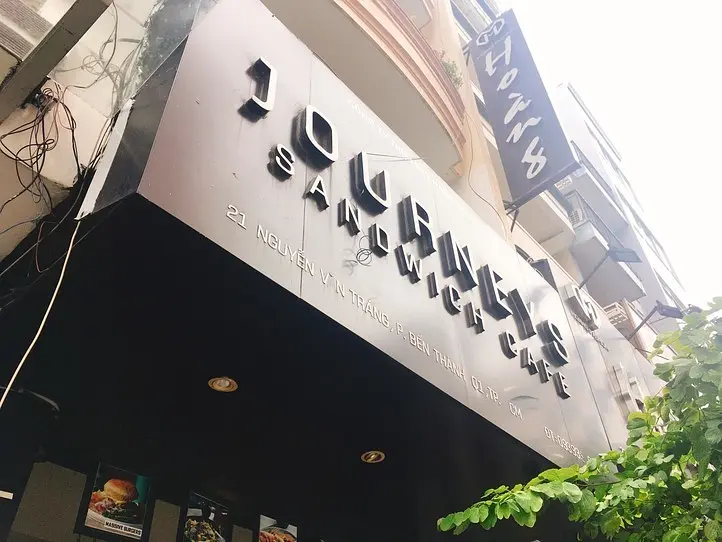サンドイッチ専門店でおしゃれバインミーを食べよう　～「Journeys Sandwich Café」