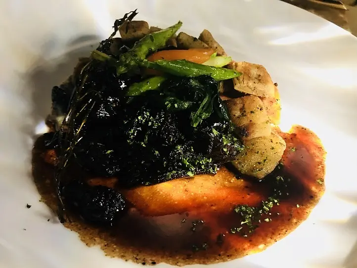 教会を眺めながら、パリを感じるおしゃれフュージョン料理～RuNam D