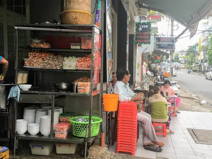 カニの超！濃厚スープ麺、バイン・カイン・クアの人気店～Banh Canh Cua 87～