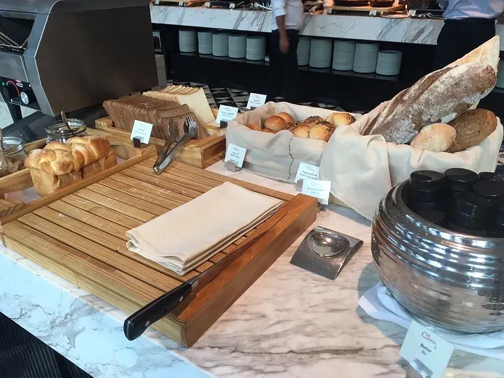 ホーチミンの一等地、ドンコイ通りに佇む超高級ホテル「ザ・レヴェリー・サイゴン」