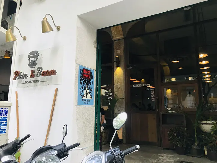 観光エリアど真ん中！本格派カフェ～Phin & Bean Roastery～ (フィン アンド ビーン  ローストリー)