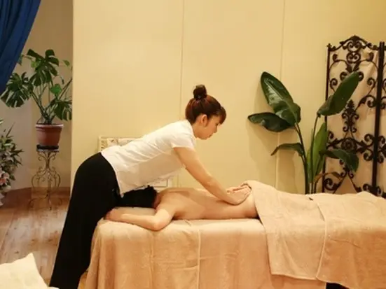 西洋と東洋のスパ技術を融合。体内から疲労とコリを癒す