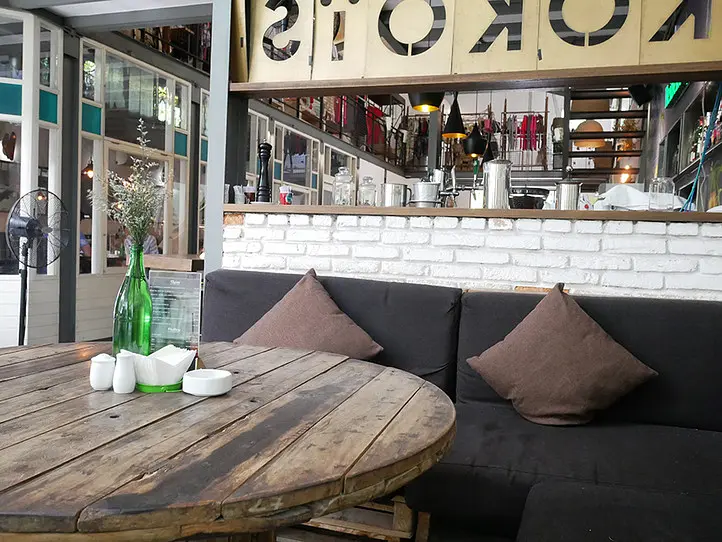 オシャレなセレクト雑貨も楽しめる、大人気カフェレストラン