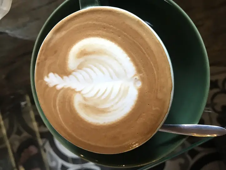 タオディエンでモーニング散歩〜バインミーとベトナムコーヒー