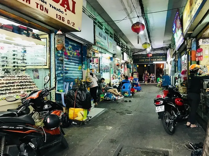 ベンタイン市場目の前！ネイルストリートで激安250円のローカルネイル体験