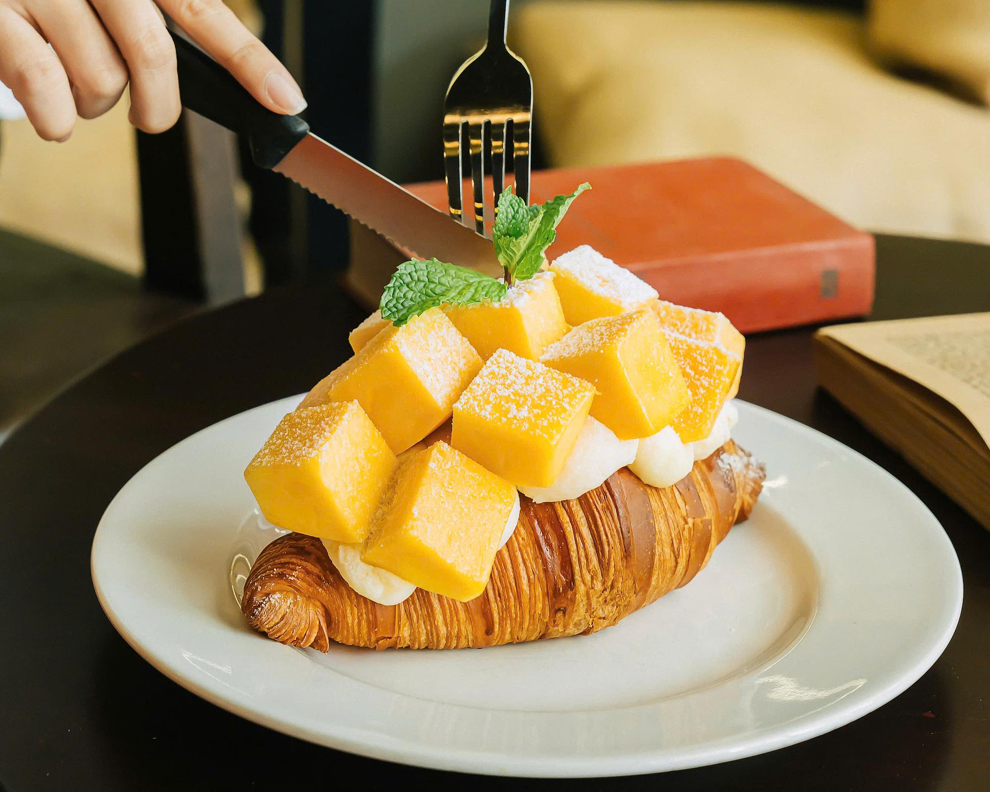 マンゴークロワッサン