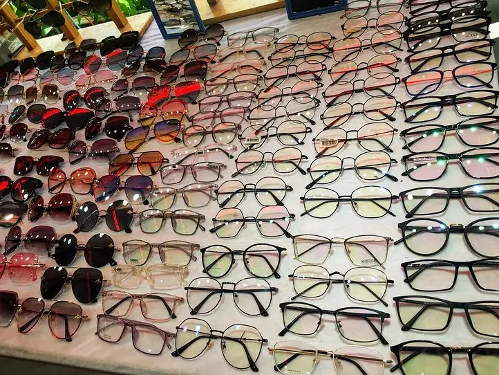 掘り出し物が必ず見つかる！～Hello Weekend Market(ハロー ウィークエンド マーケット)～