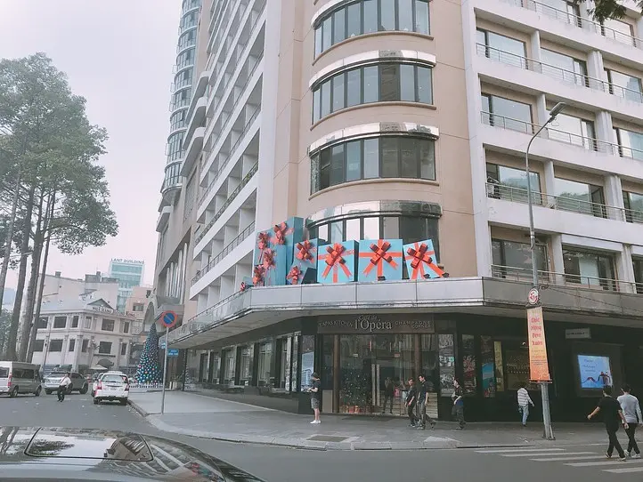 真夏のクリスマスを楽しむ！カラベルホテルの期間限定クリスマスハイティー