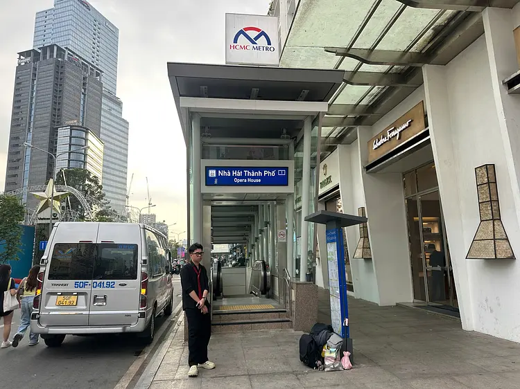 オペラハウス駅／ホーチミンメトロ