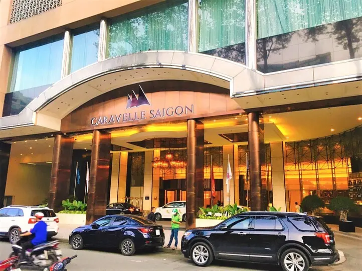 五つ星ホテル「カラベルホテル」でアフタヌーンティーを