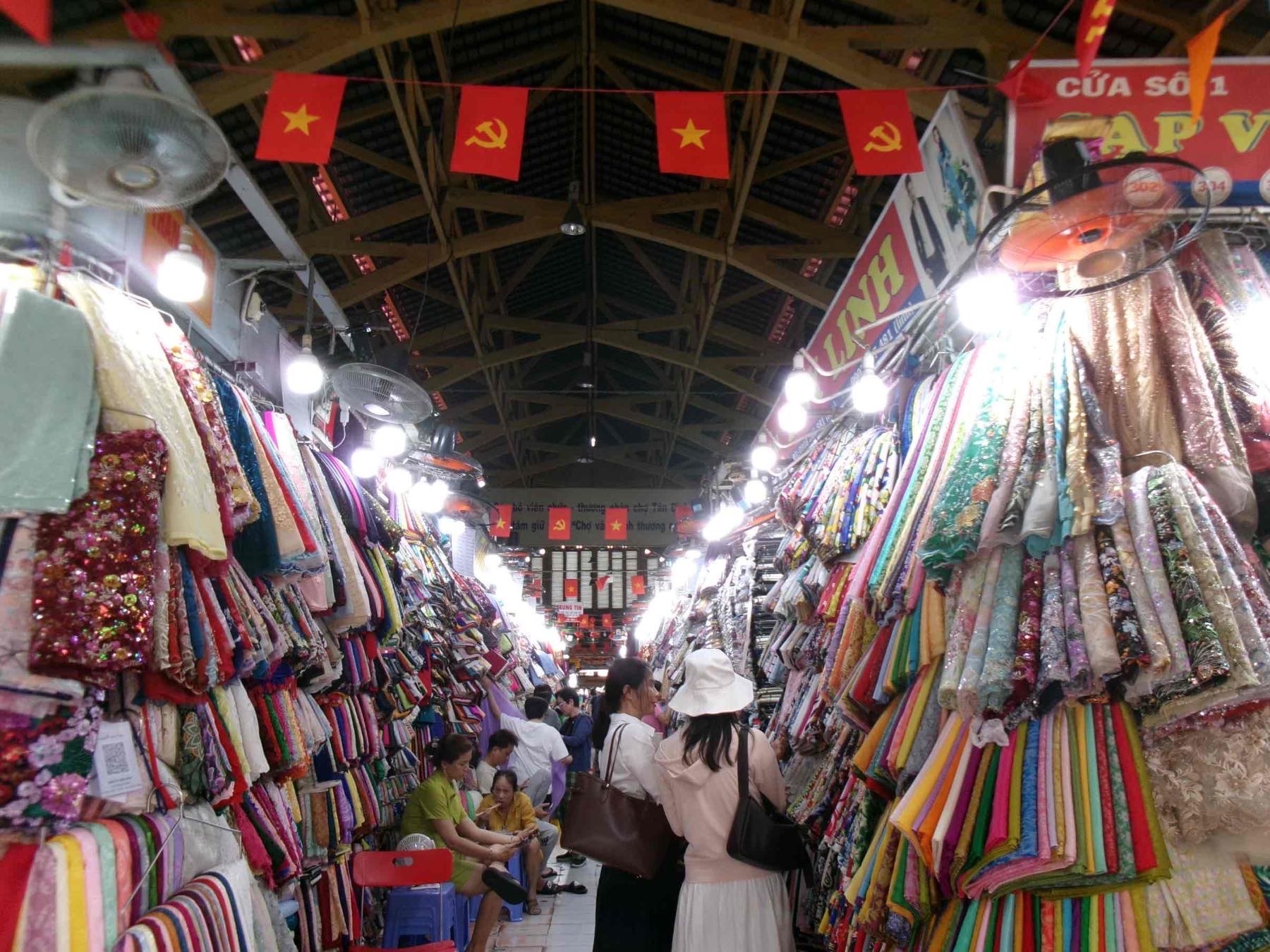 「私」という作品を織りなす　　　　　　　　　　　　　　 〜シルクの輝きと香りに包まれる、大人の休息〜