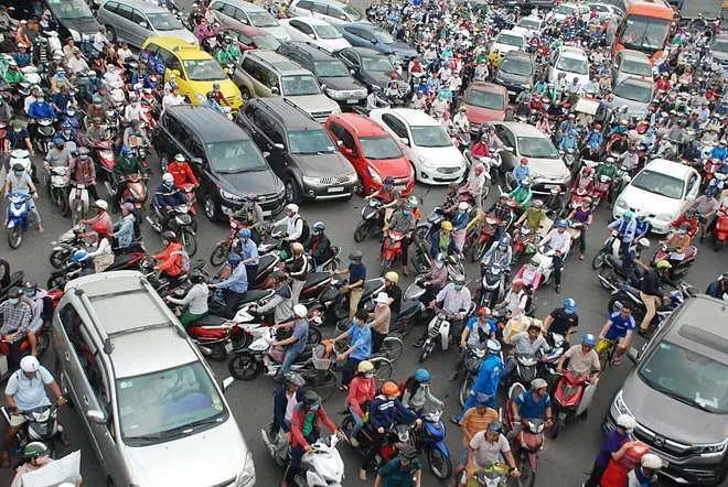 バイク文化を通してホーチミン市の生活リズムを探る