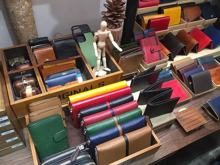 　オーダーメイドの革財布が作れるお店「tabo leather」