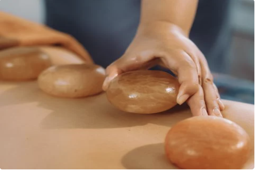 足のケアとヒマラヤ岩塩ストーンで全身ケア（75分）