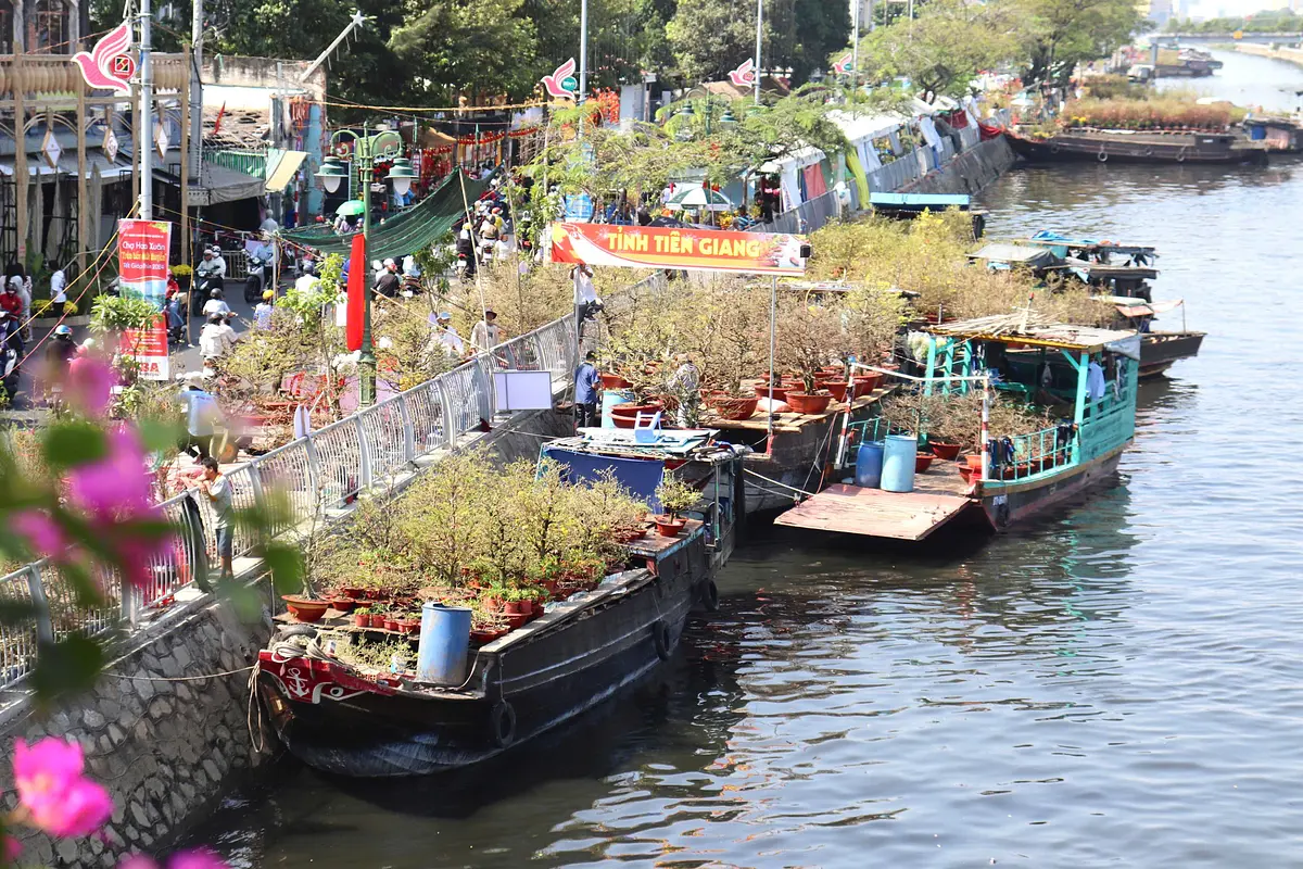 『2025年イベント情報』ホーチミンの旧正月を彩る水上花市(チョー・ホア・テット)